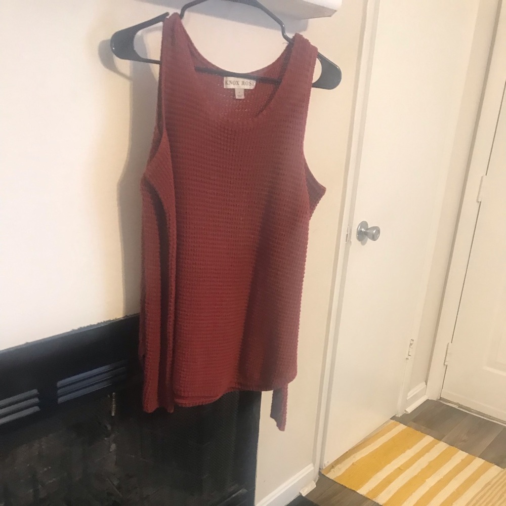 Cold shoulder. Burnt orange sweater. Size S